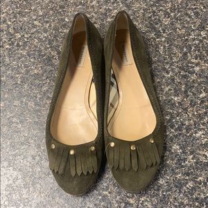 Burberry olive green flats